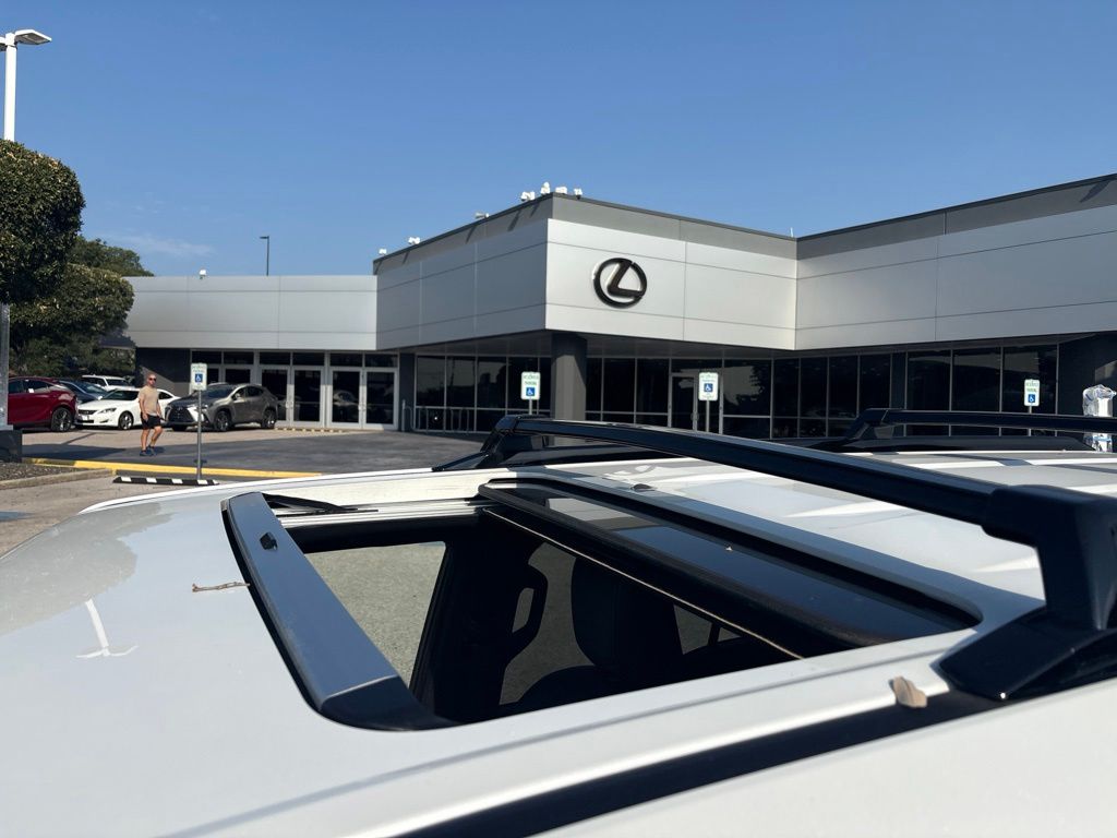 Thumbnail: 2025 Lexus GX - 10