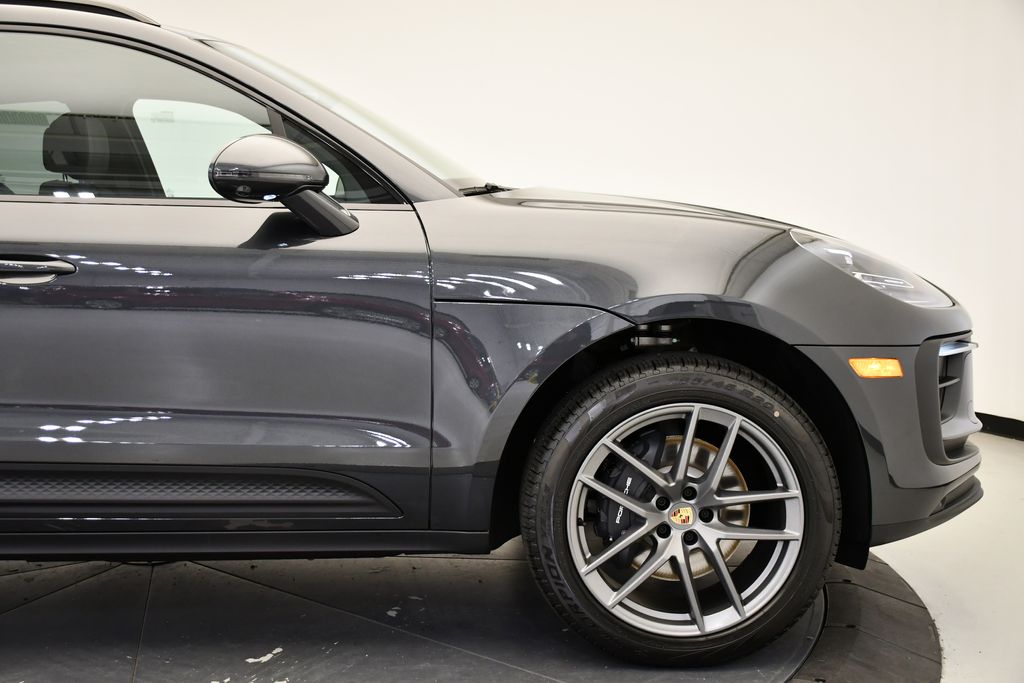 Thumbnail: 2026 Porsche Macan - 11