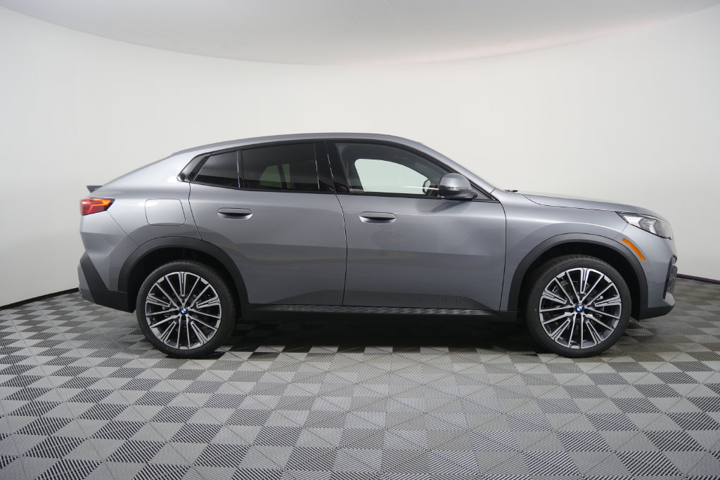 Thumbnail: 2027 BMW X2 - 3