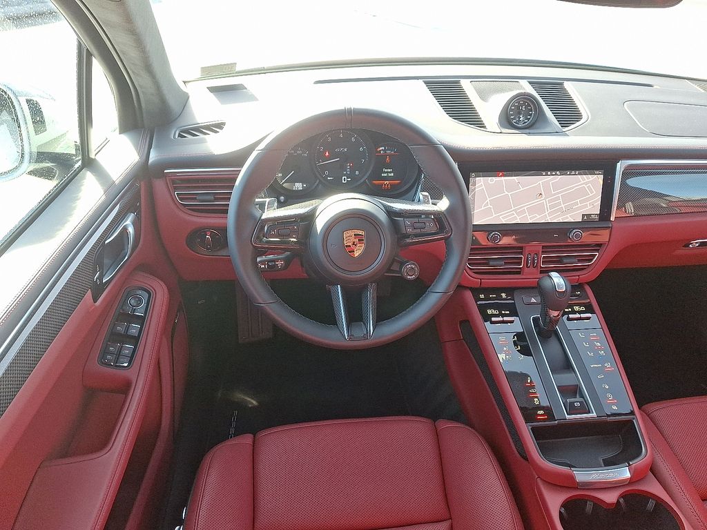 Thumbnail: 2026 Porsche Macan - 14