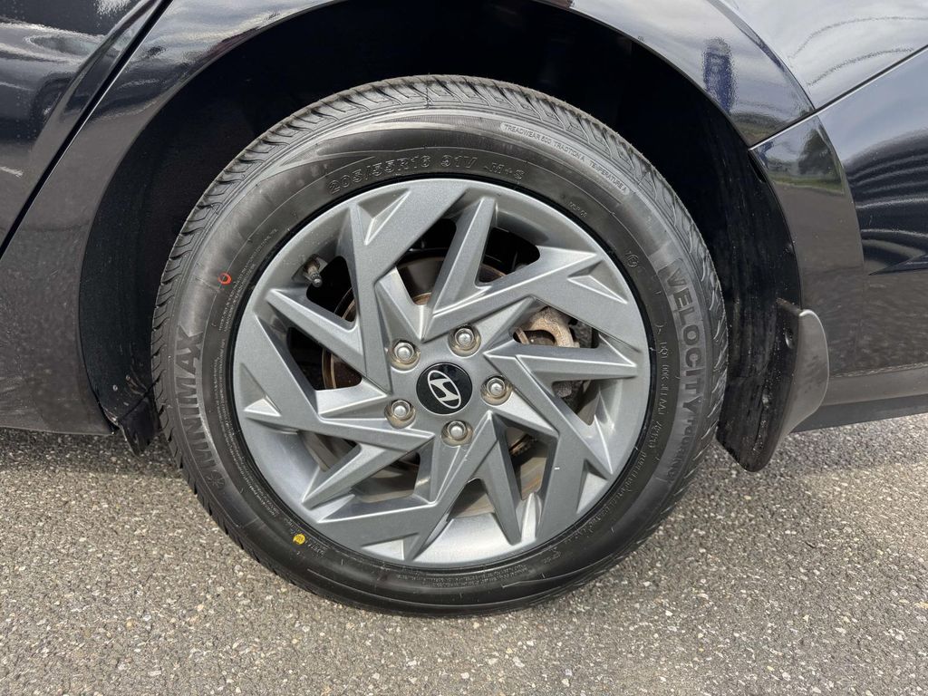 Used 2024 Hyundai Elantra Sedan
