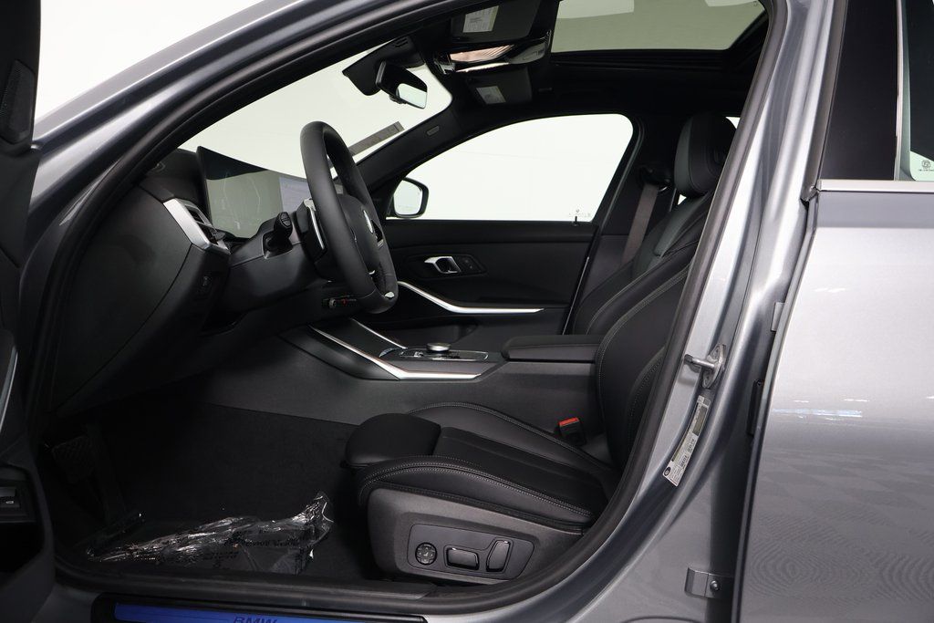 Thumbnail: 2026 BMW 3 Series - 5