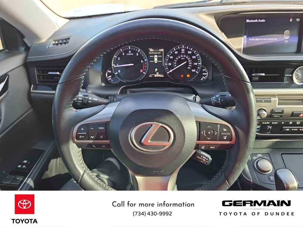 2017 Lexus ES 350 photo 32