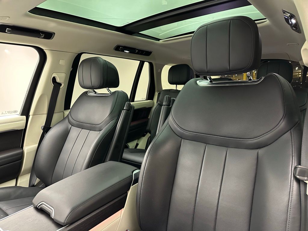 Thumbnail: 2024 Land Rover Range Rover - 9