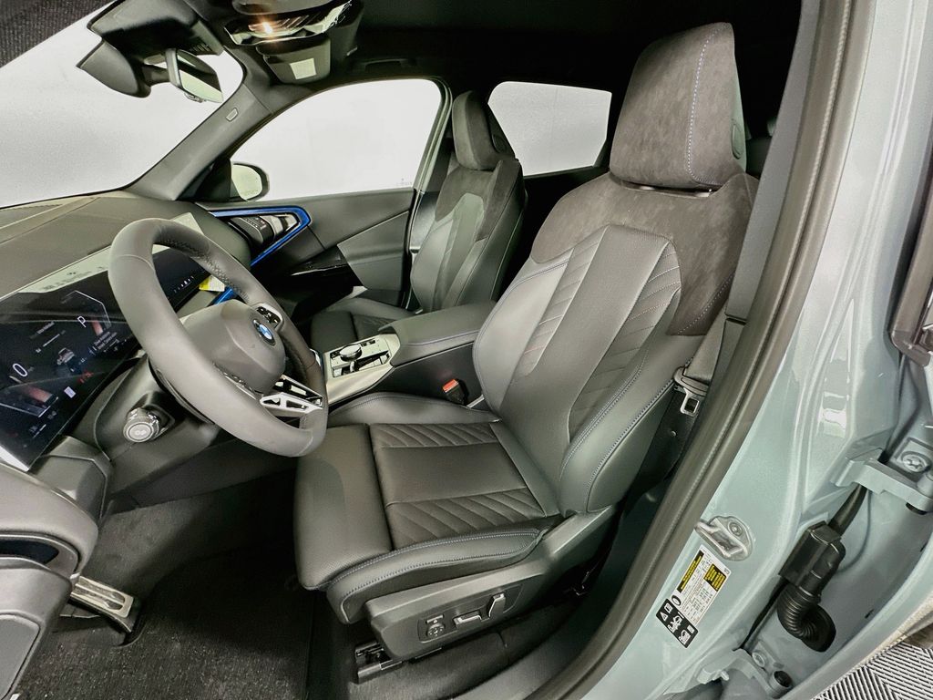 Thumbnail: 2026 BMW X3 - 16