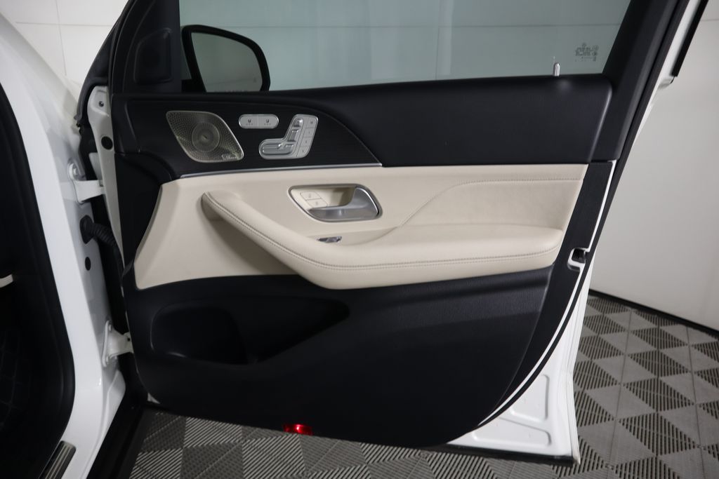 2021 Mercedes-Benz GLS 450 4MATIC 26