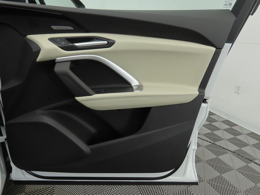 Thumbnail: 2025 Audi Q5 - 25