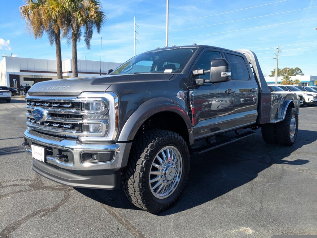 2025 Ford F-550 Chassis LARIAT