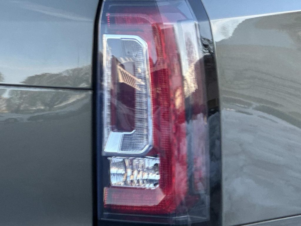 Thumbnail: 2017 GMC Yukon - 10