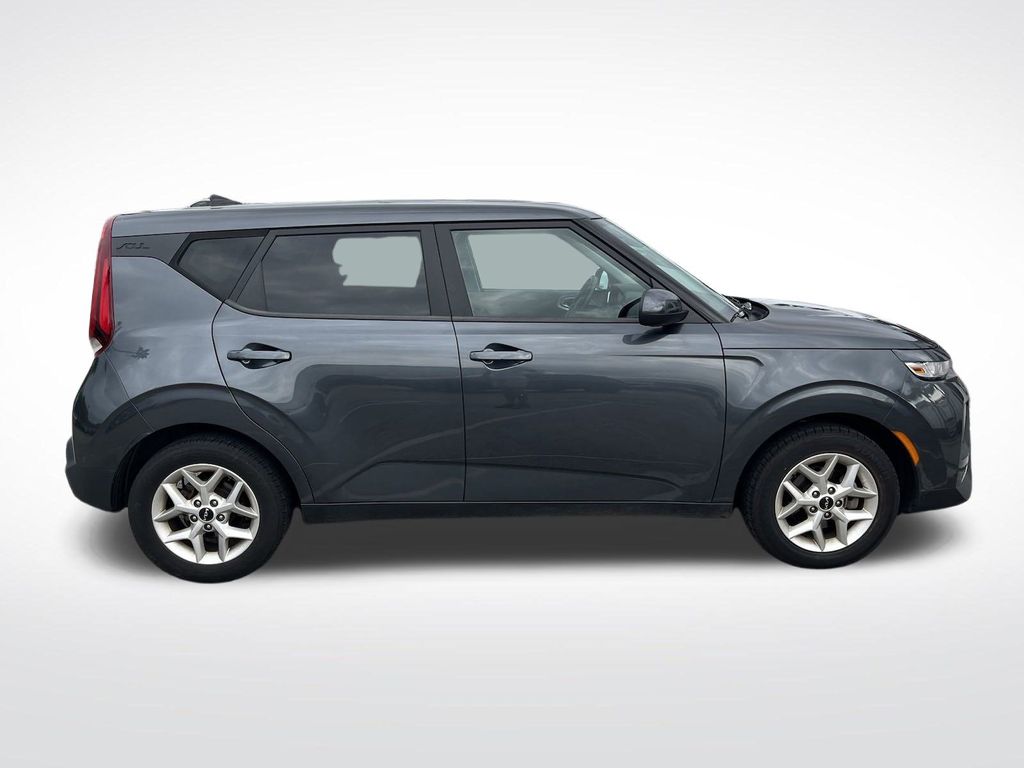 2022 Kia Soul LX 3