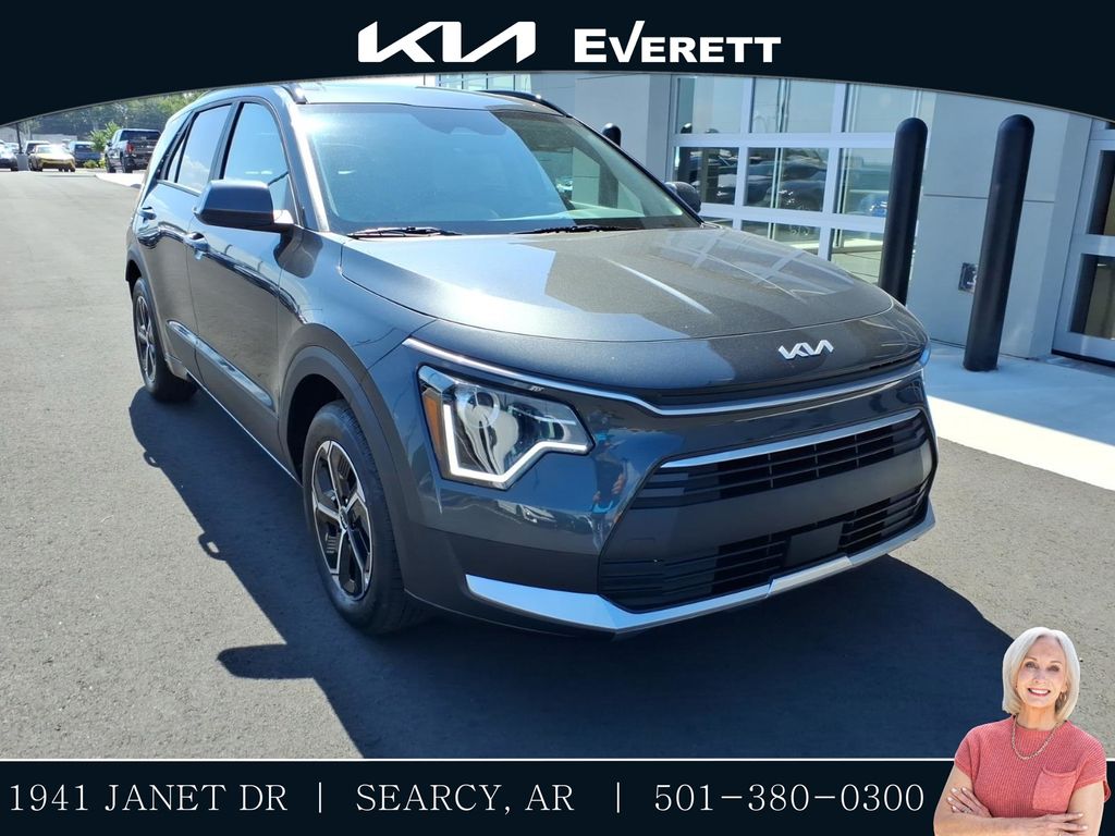 Interstellar Gray 2026 Kia Niro SUV / Crossover Front-Wheel Drive 6-Speed Dual Clutch