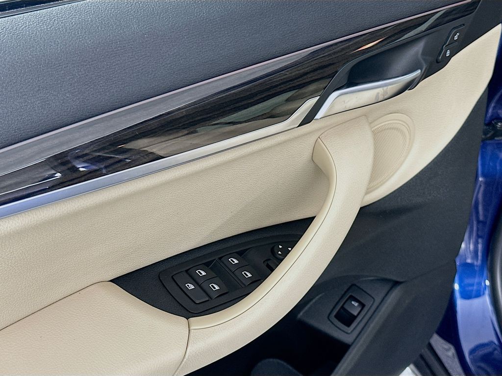Thumbnail: 2016 BMW X1 - 18