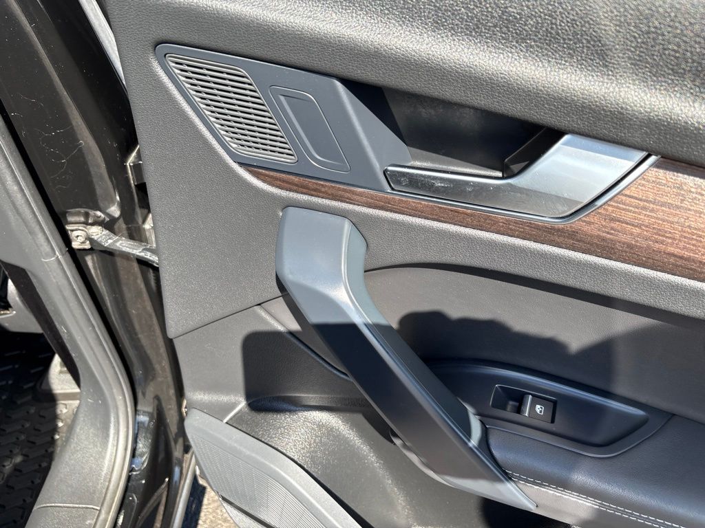 Thumbnail: 2023 Audi Q5 - 30