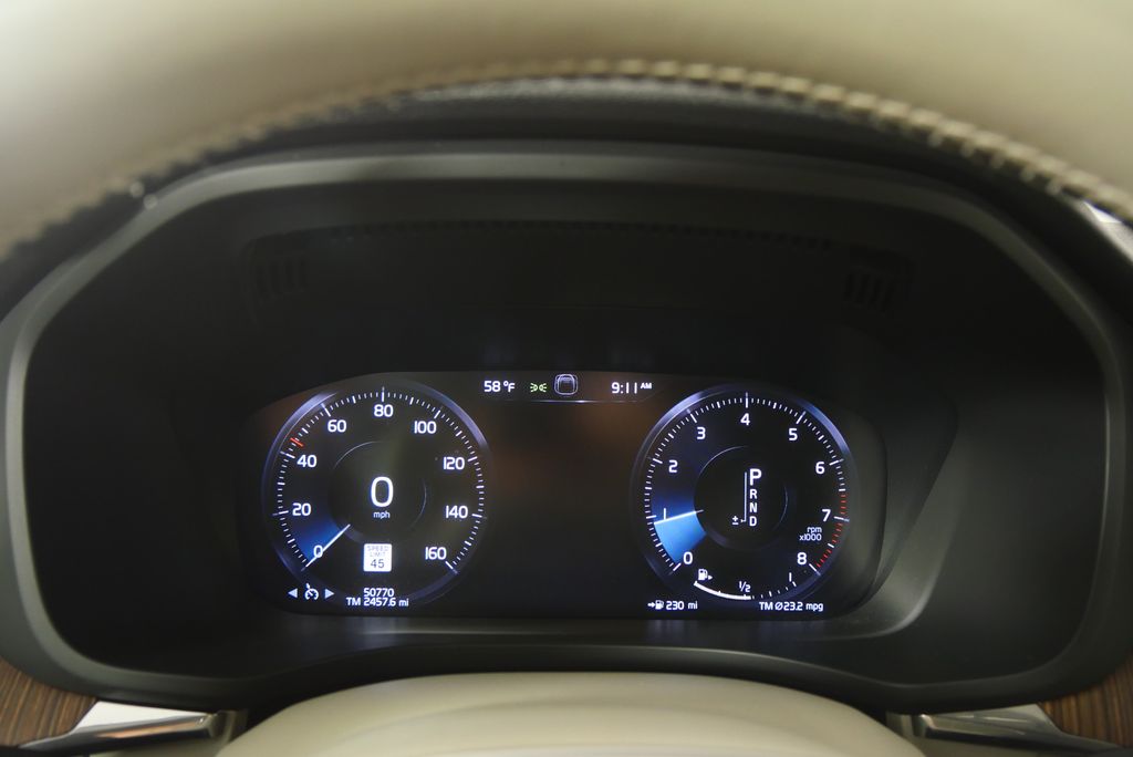 Thumbnail: 2021 Volvo XC60 - 20