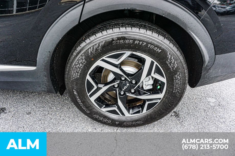 Used 2025 Black Kia LX image 17