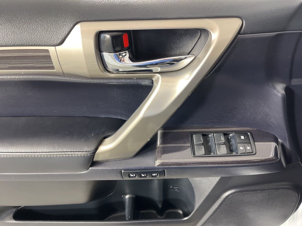 Thumbnail: 2020 Lexus GX - 27