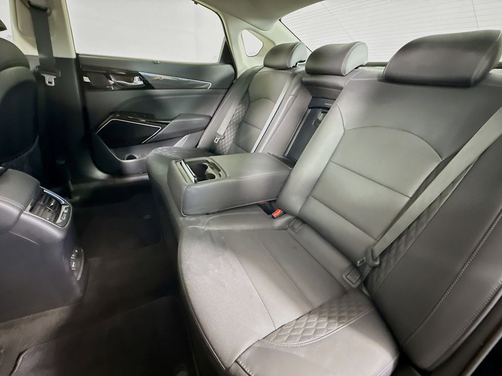 Thumbnail: 2018 Kia Cadenza - 25