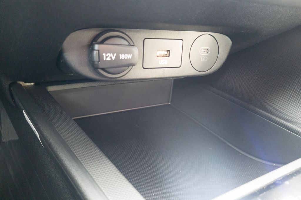 New 2026 White Hyundai SE image 22