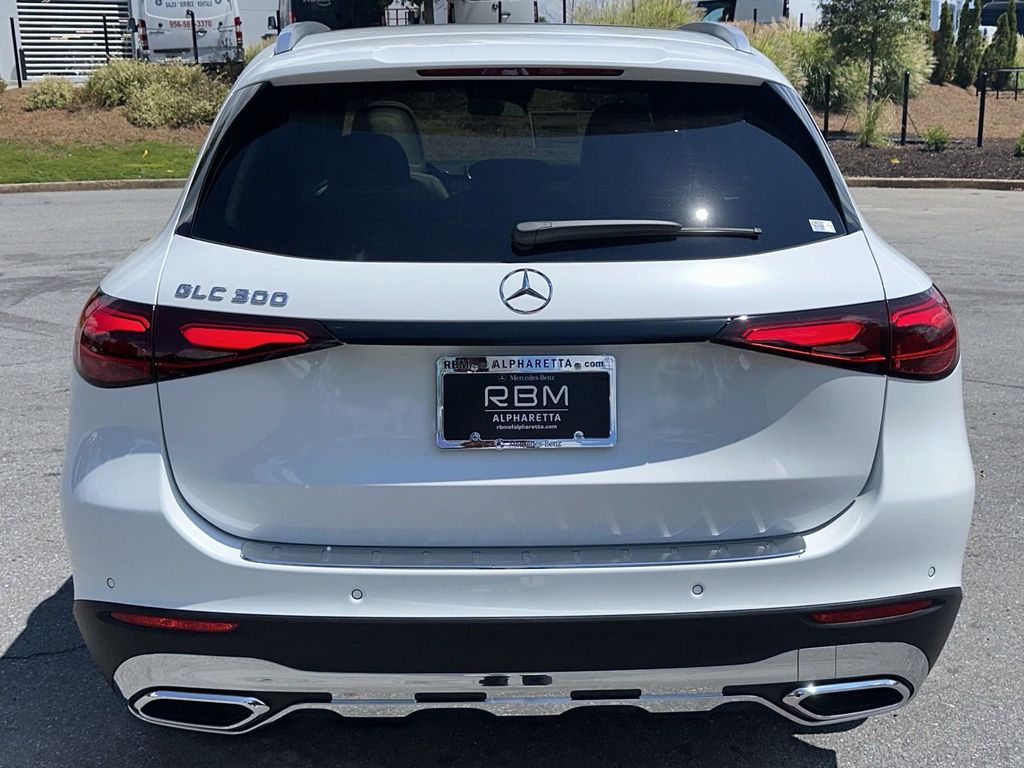 2024 Mercedes-Benz GLC GLC 300 7