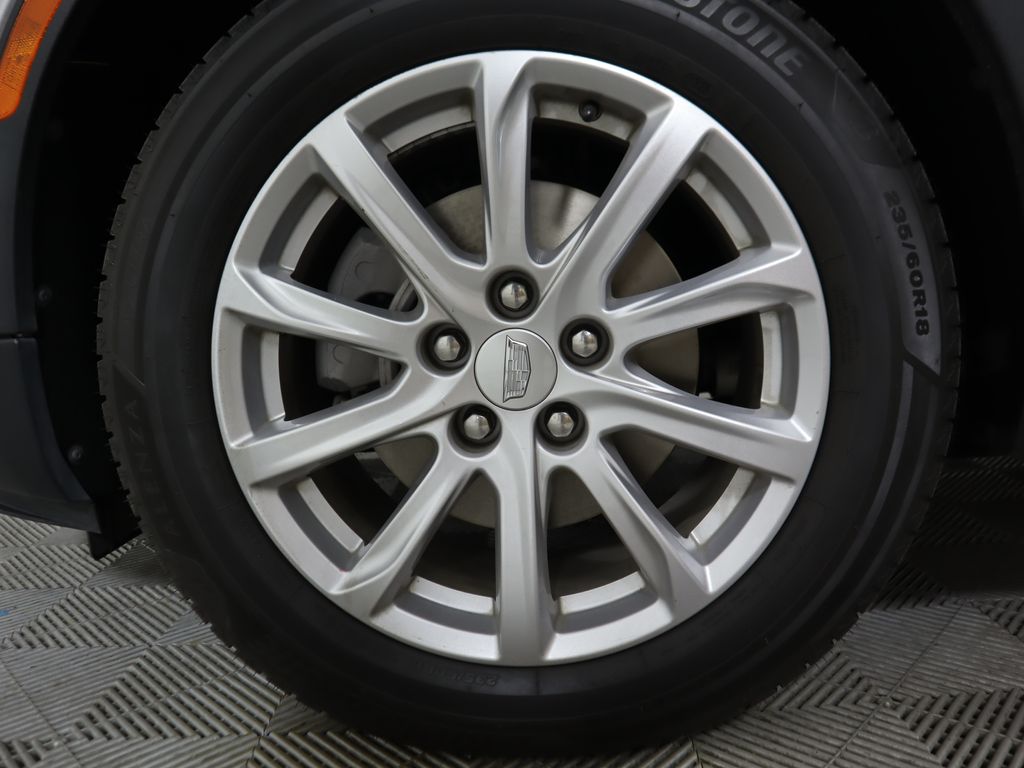 Thumbnail: 2020 Cadillac XT4 - 32