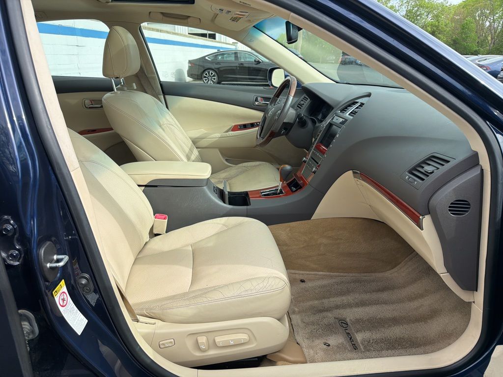 Thumbnail: 2012 Lexus ES - 24