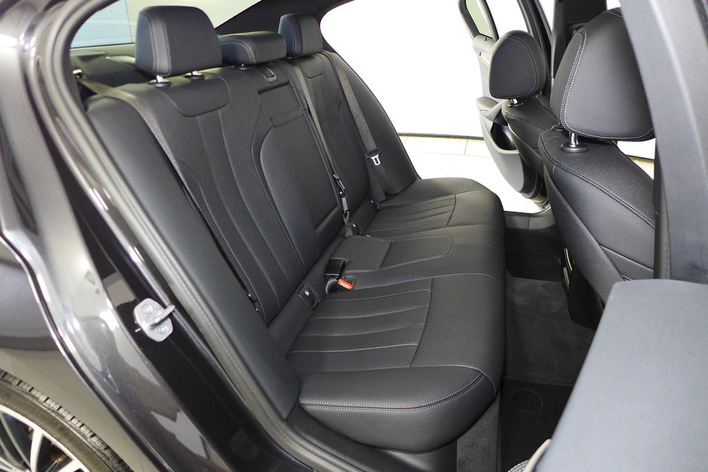 Thumbnail: 2023 BMW 5 Series - 19