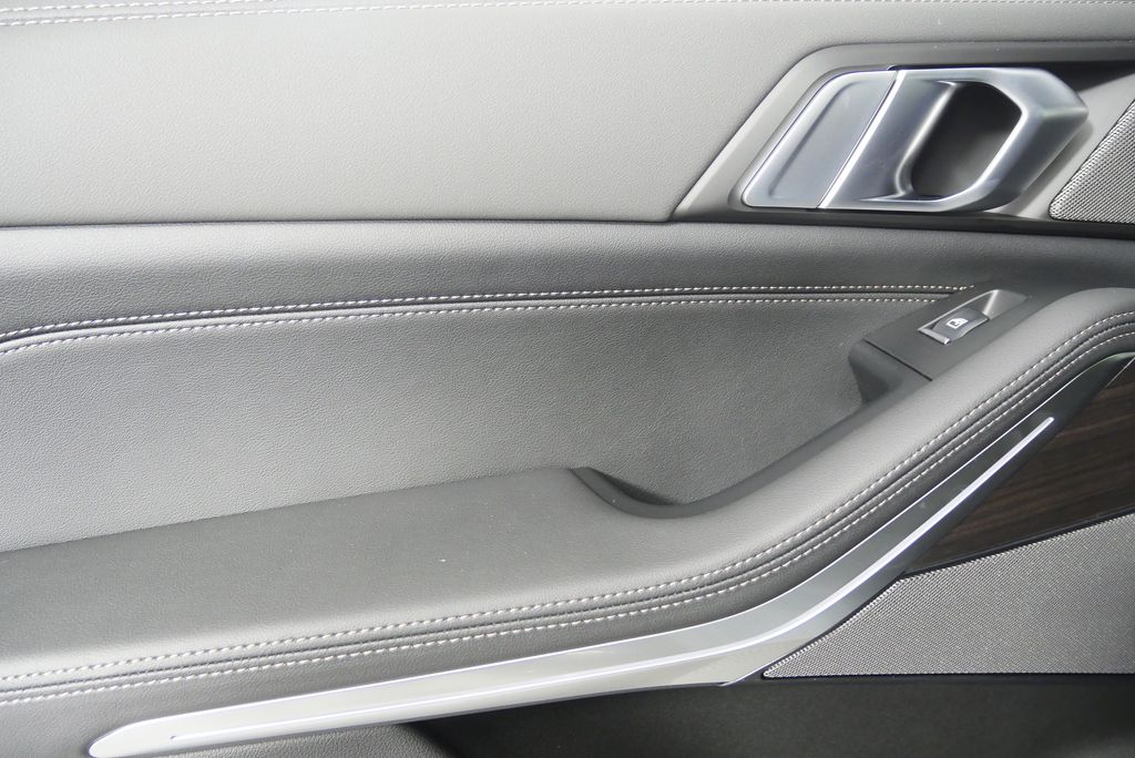 Thumbnail: 2026 BMW X5 - 13
