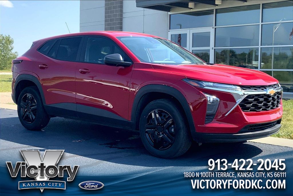 Apex Red 2026 Chevrolet Trax SUV / Crossover Front-Wheel Drive 6-Speed Automatic