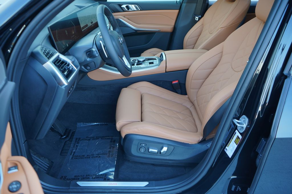 Thumbnail: 2025 BMW X5 - 10