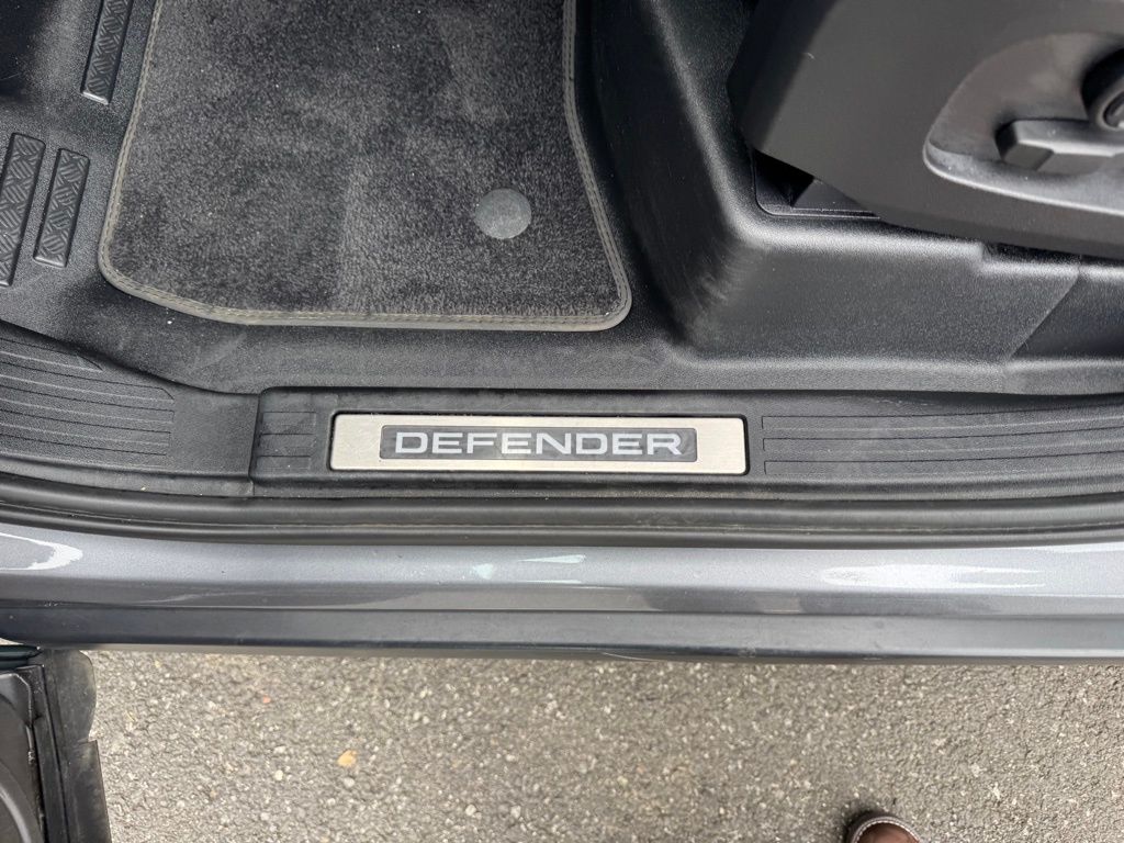 2022 Land Rover Defender 110 13