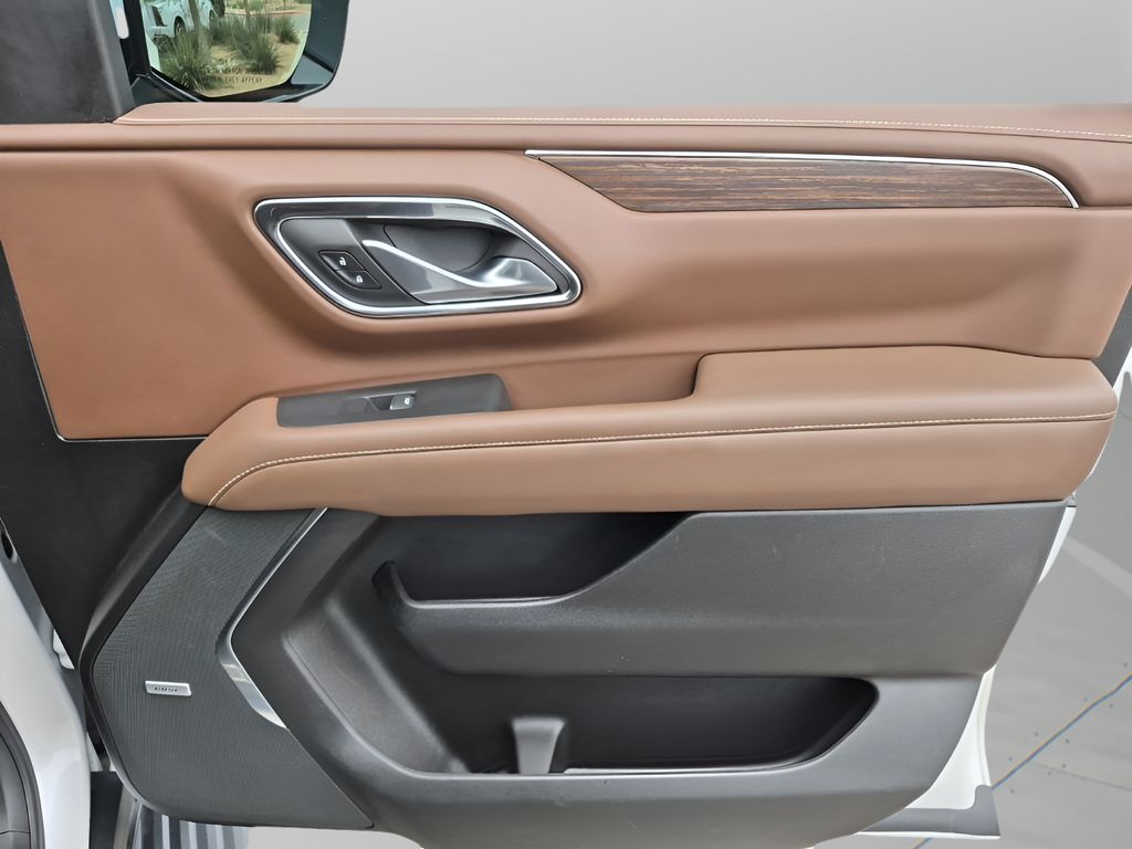 Used 2023 White Chevrolet High Country image 13