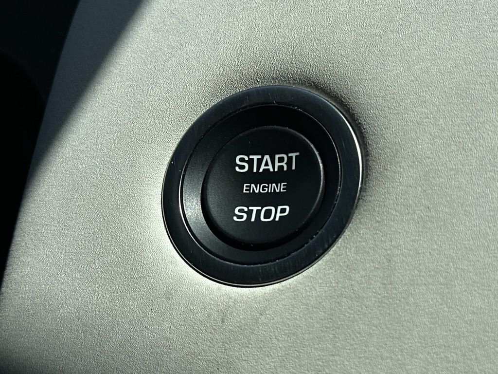 Thumbnail: 2025 Land Rover Discovery Sport - 25