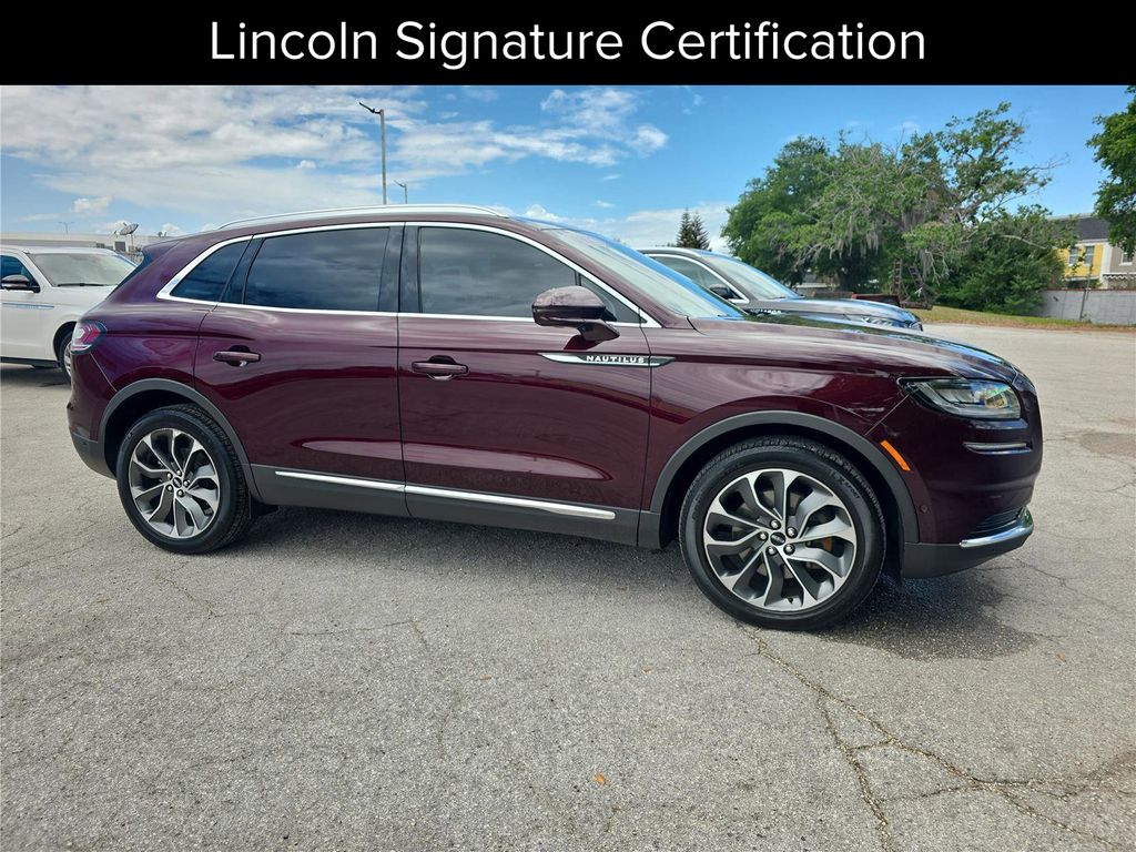 Red (Burgundy Velvet Metallic Tinted Clearcoat) 2022 Lincoln Nautilus Reserve FWD SUV / Crossover Front-Wheel Drive 8-Speed Automatic