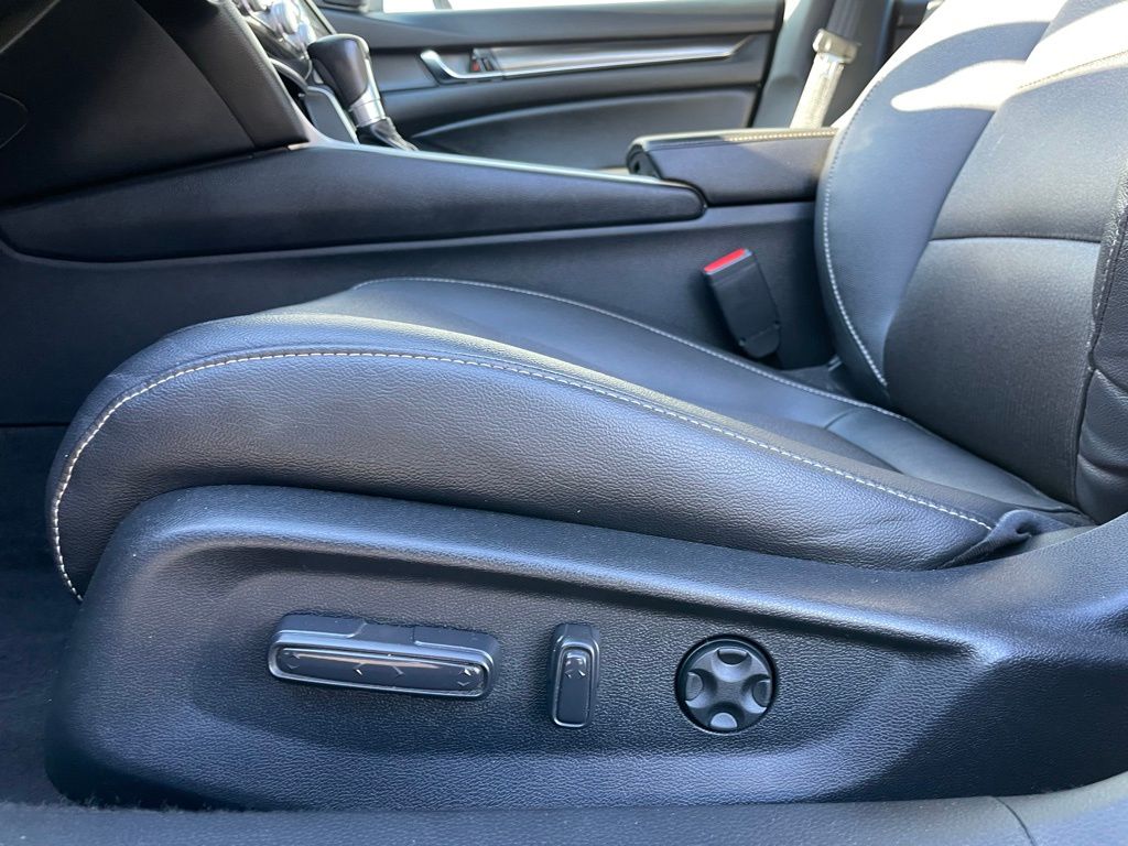 Thumbnail: 2019 Honda Accord - 25