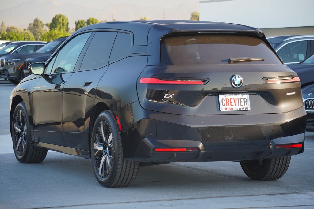 2025 BMW iX xDrive50 7