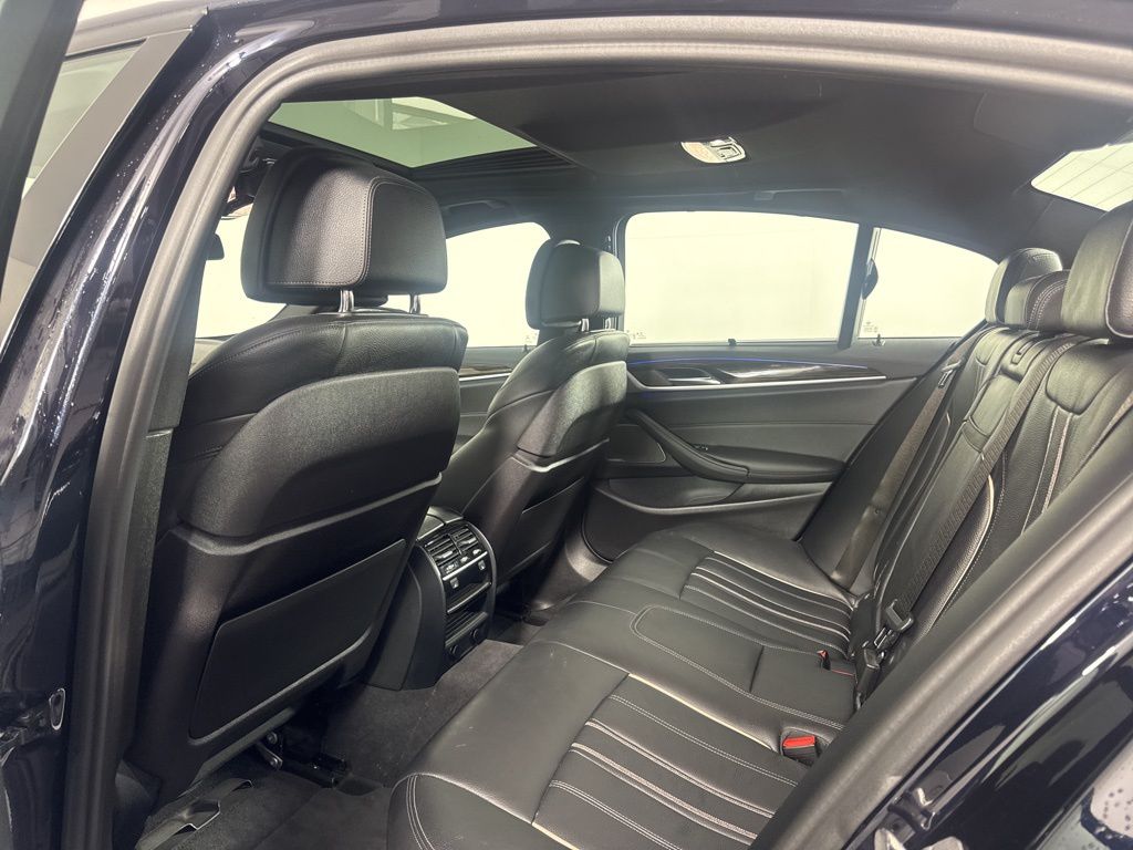 Thumbnail: 2018 BMW 5 Series - 10