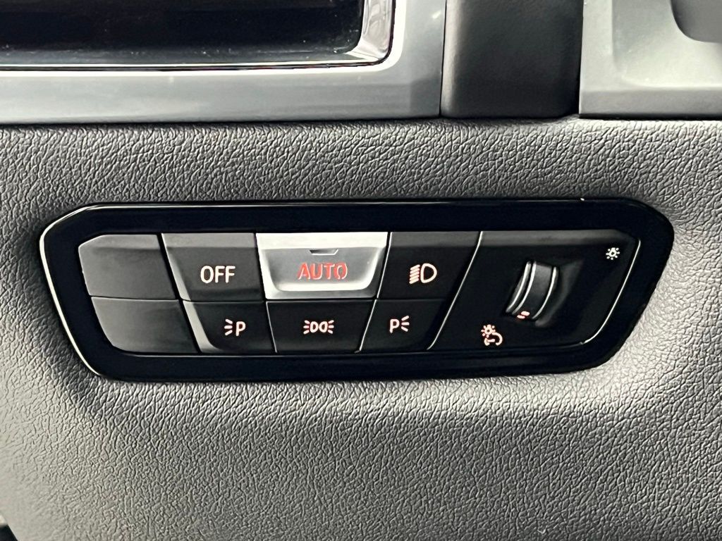 Thumbnail: 2019 BMW 8 Series - 24