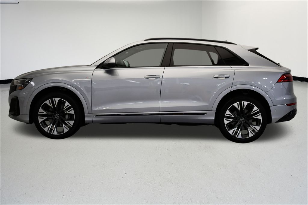 Thumbnail: 2025 Audi Q8 - 2