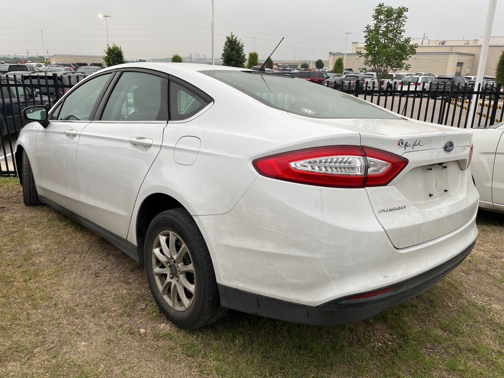 2016 Ford Fusion S 4
