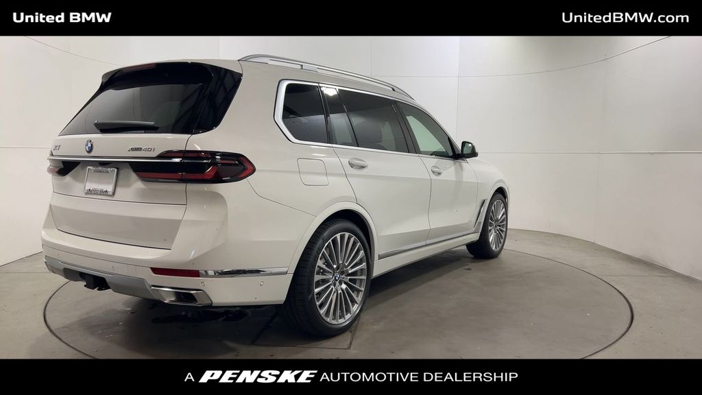 Thumbnail: 2026 BMW X7 - 8