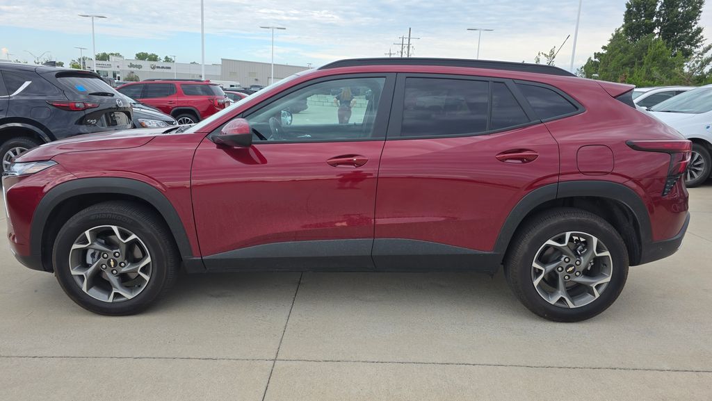 Used 2025 Chevrolet Trax LT with VIN KL77LHEP5SC232599 for sale in Kansas City