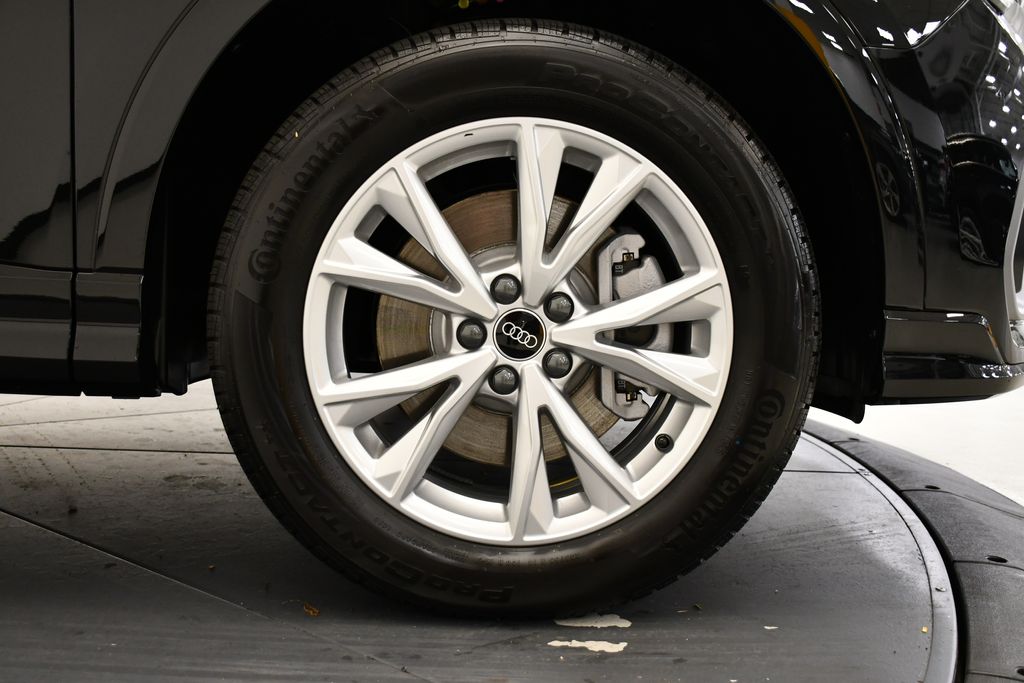 Thumbnail: 2025 Audi Q3 - 17