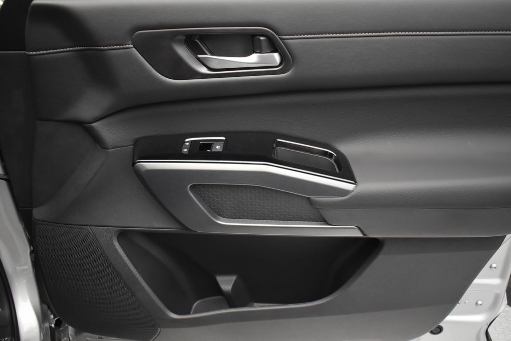 Thumbnail: 2025 Nissan Pathfinder - 24