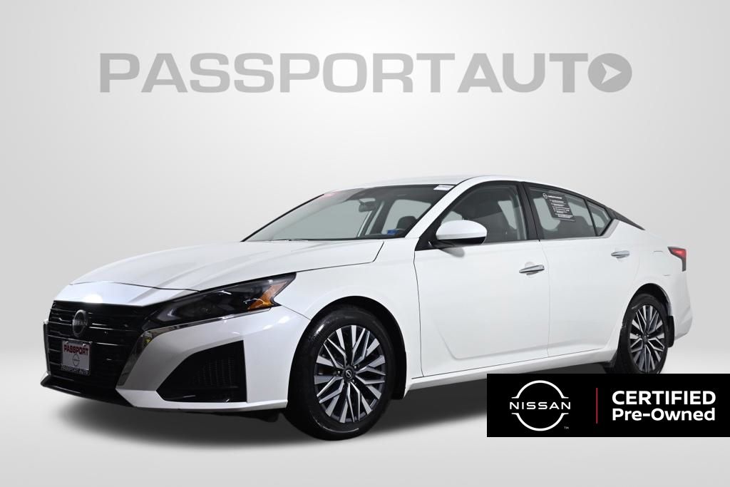 Pearl White Tricoat 2023 Nissan Altima Sedan Front-Wheel Drive Automatic
