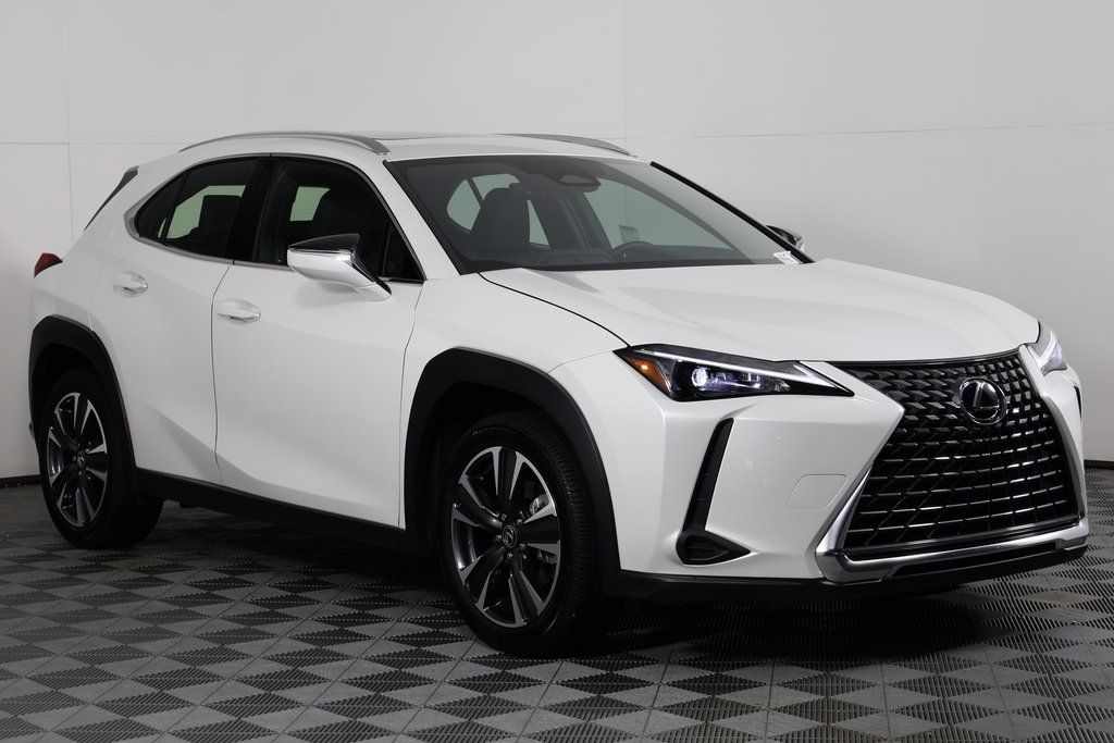 Thumbnail: 2025 Lexus UX - 3
