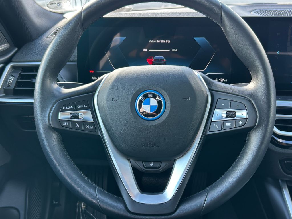 Thumbnail: 2023 BMW i4 - 18