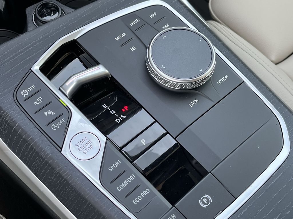 2025 BMW 3 Series 330i xDrive 20