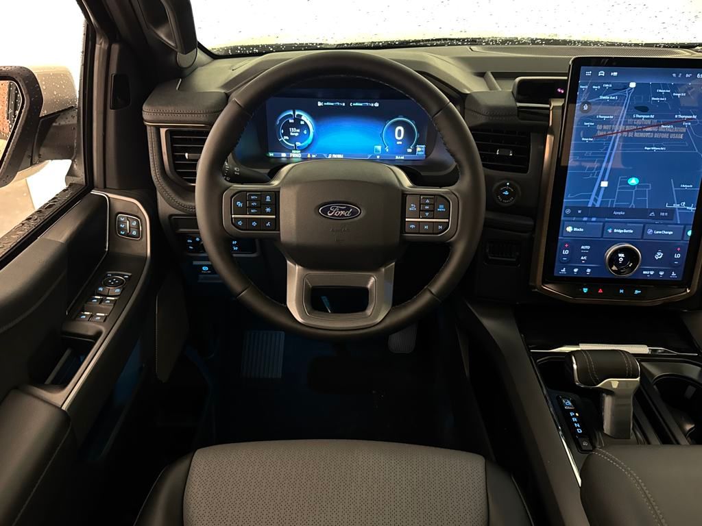 2025 Ford F-150 Lightning Lariat photo 24
