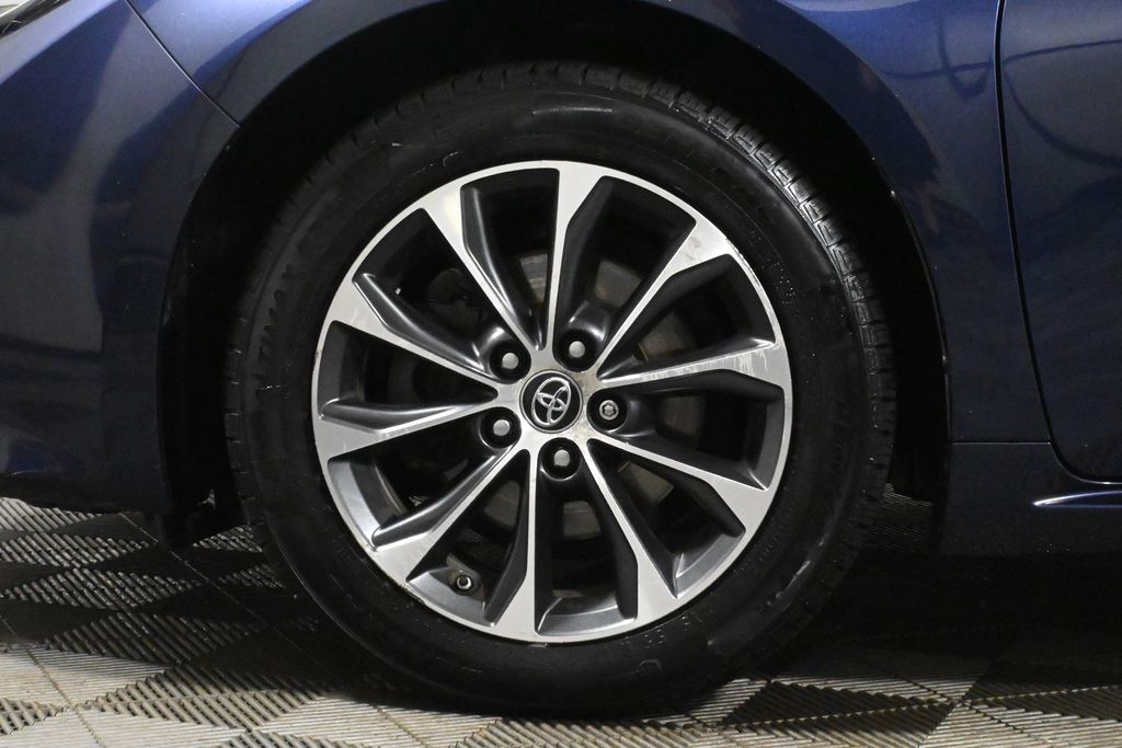Thumbnail: 2017 Toyota Avalon - 13