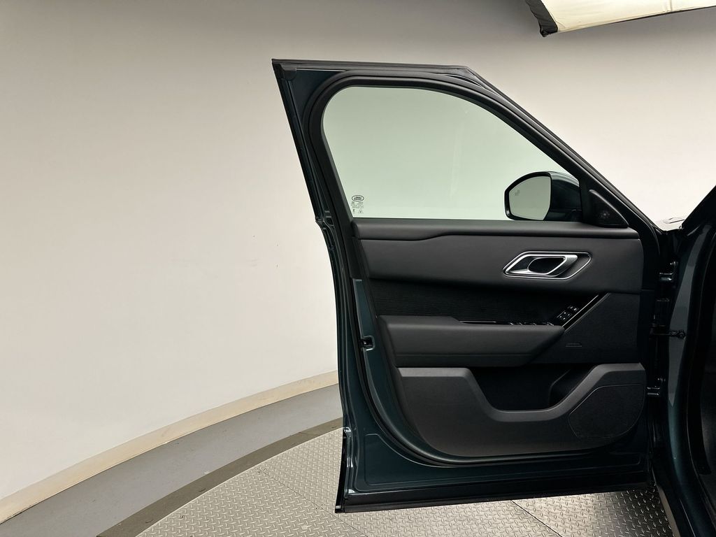 Thumbnail: 2026 Land Rover Range Rover Velar - 23